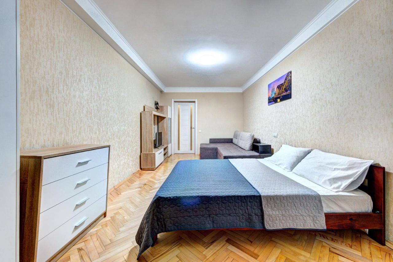 Apartments Near Ocean Plaza Druzhby Narodov Boulevard 8A Киев Экстерьер фото
