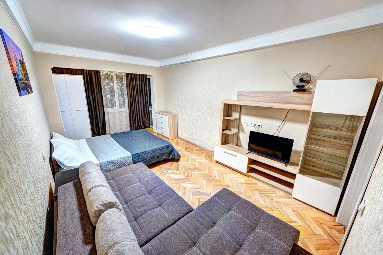 Apartments Near Ocean Plaza Druzhby Narodov Boulevard 8A Киев Экстерьер фото