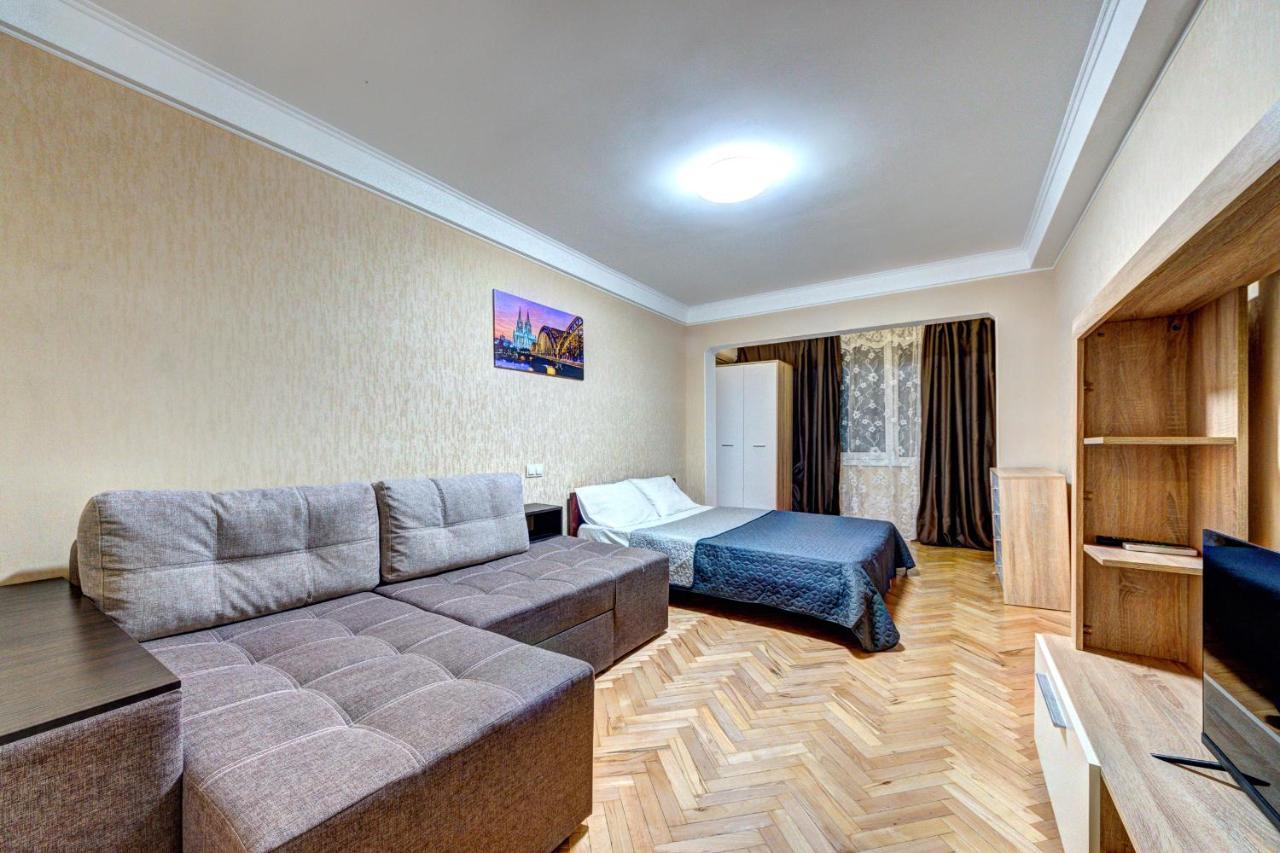 Apartments Near Ocean Plaza Druzhby Narodov Boulevard 8A Киев Экстерьер фото