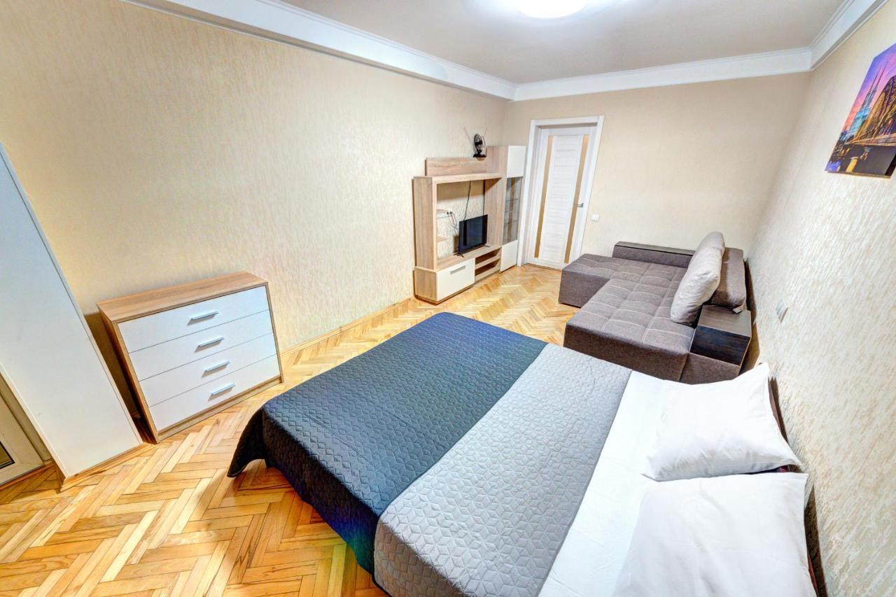 Apartments Near Ocean Plaza Druzhby Narodov Boulevard 8A Киев Экстерьер фото