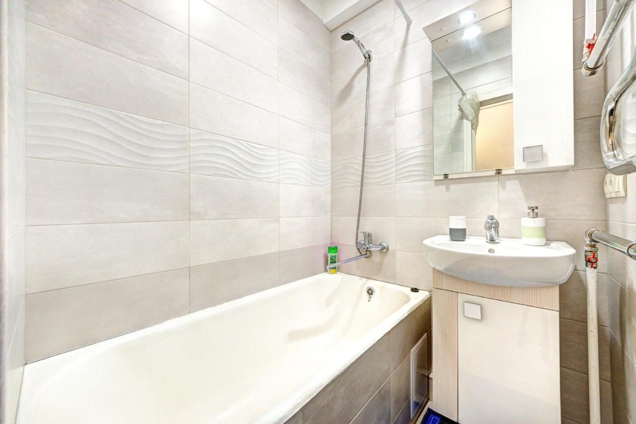 Apartments Near Ocean Plaza Druzhby Narodov Boulevard 8A Киев Экстерьер фото